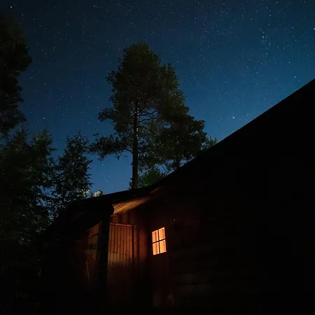 Slopeside Luppo - Original Log Cabin, Sauna, Ski 100M Pyhätunturi