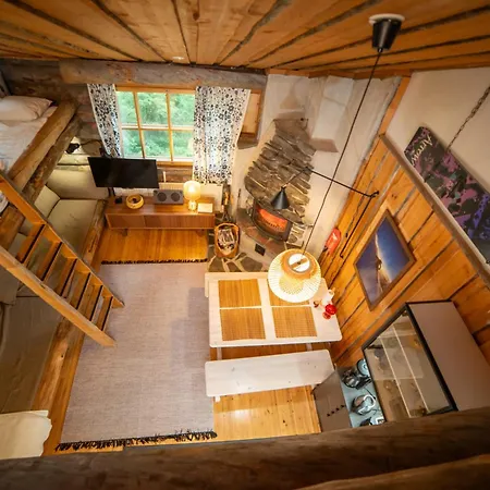 山林小屋 Slopeside Luppo - Original Log Cabin, Sauna, 100m *