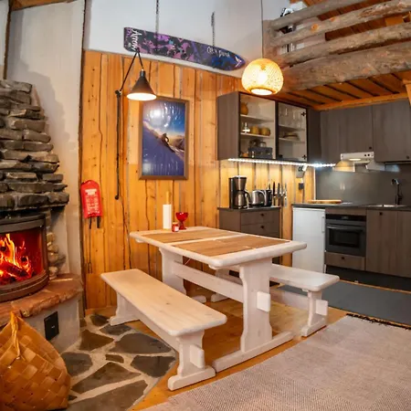 山林小屋 Slopeside Luppo - Original Log Cabin, Sauna, 100m *