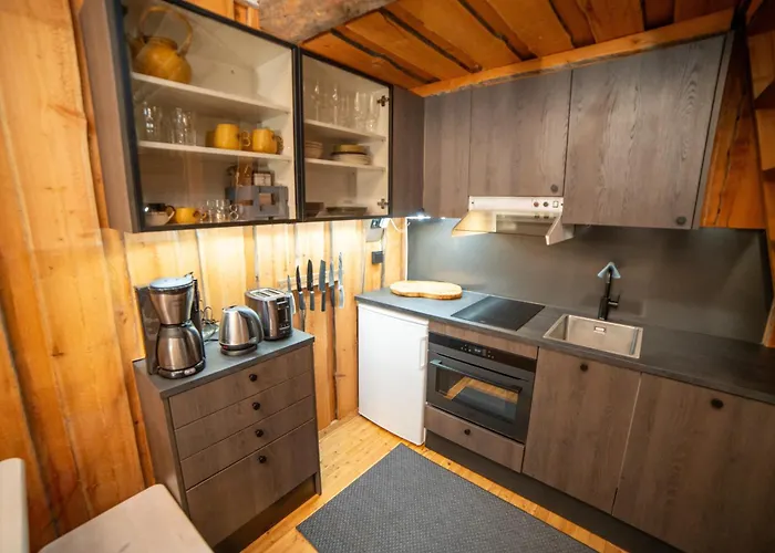 Lodge Slopeside Luppo - Original Log Cabin, Sauna, 100m *