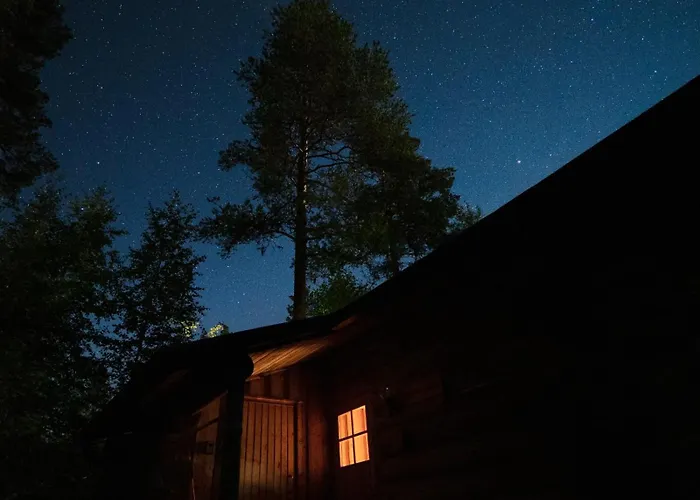 Slopeside Luppo - Original Log Cabin, Sauna, 100m Pyhätunturi